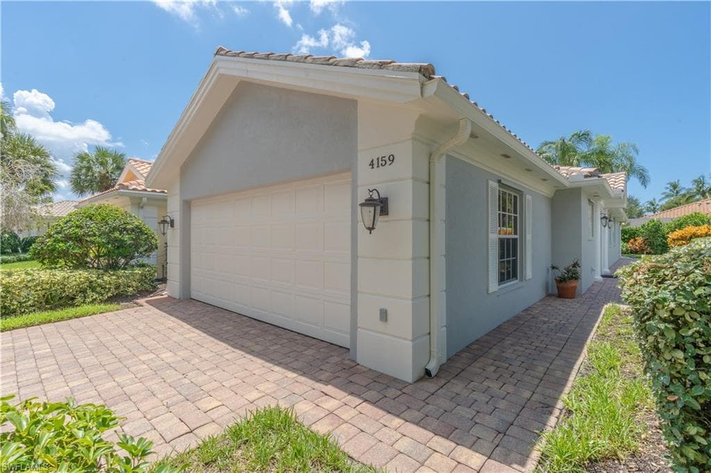 4159 Saint George Ln, Naples, FL 34119-2