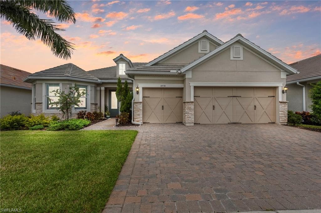 10530 Jackson Square Dr, Estero, FL 33928-2