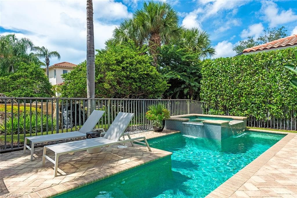 2087 Rivoli Ct, Naples, FL 34105-17