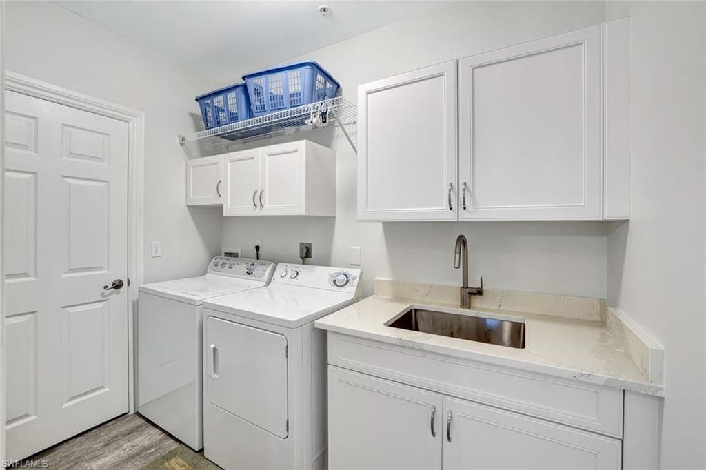 770 Bentwater Cir 103, Naples, FL 34108-17