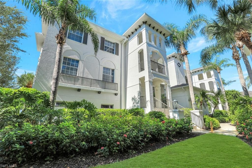 770 Bentwater Cir 103, Naples, FL 34108-23