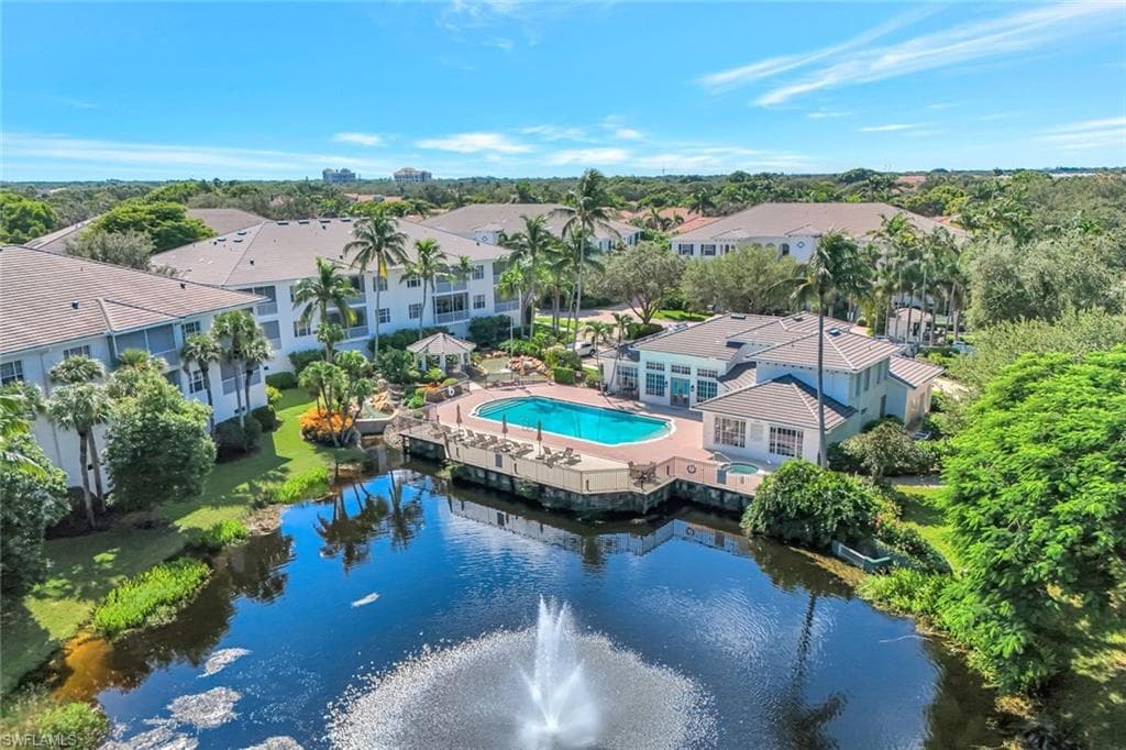 770 Bentwater Cir 103, Naples, FL 34108-25