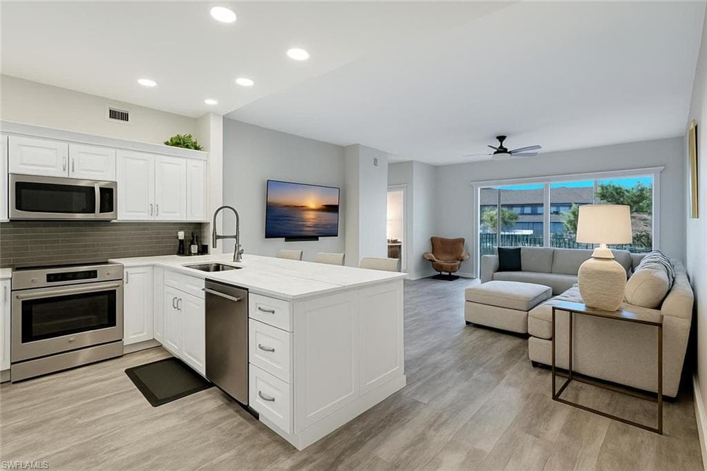 770 Bentwater Cir 103, Naples, FL 34108-3