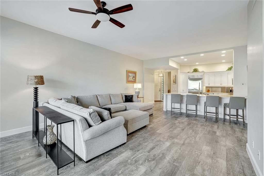 770 Bentwater Cir 103, Naples, FL 34108-4