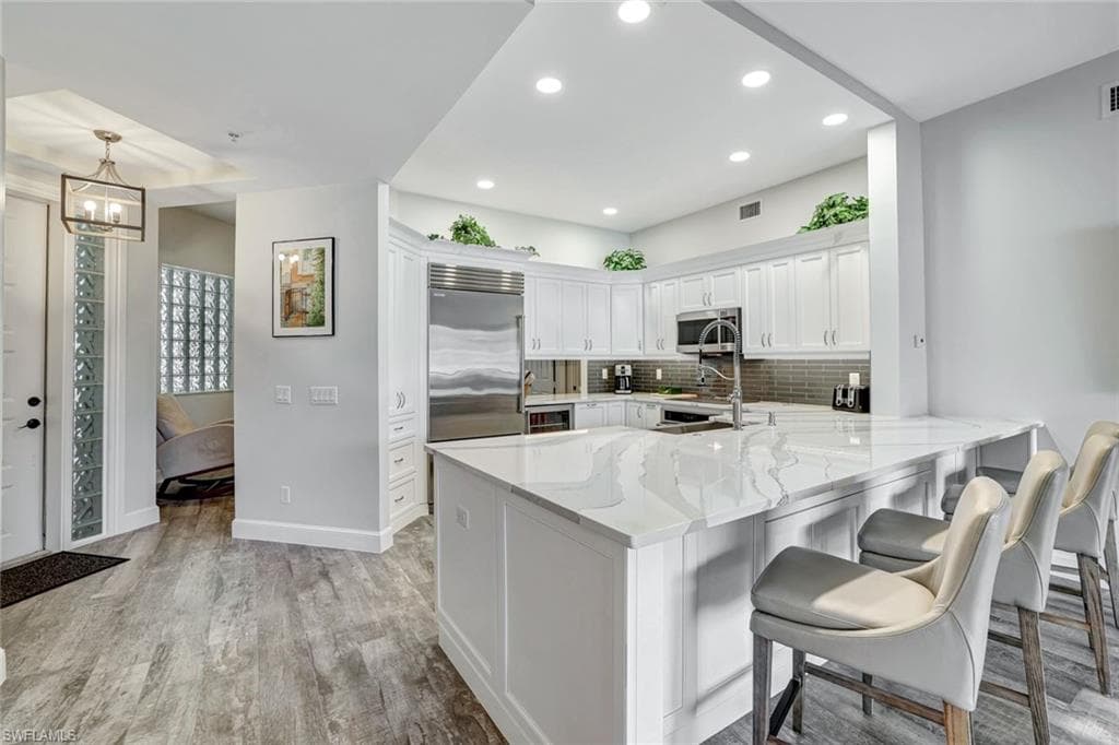 770 Bentwater Cir 103, Naples, FL 34108-6