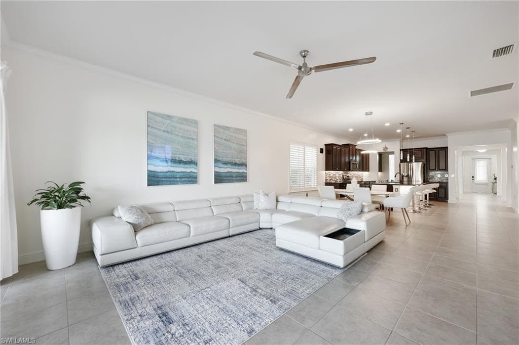 3275 Pilot Cir, Naples, FL 34120-6