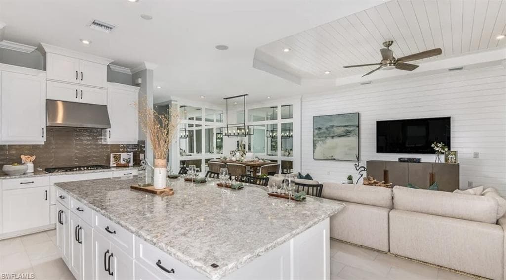 15804 Derna St, Naples, FL 34114-18