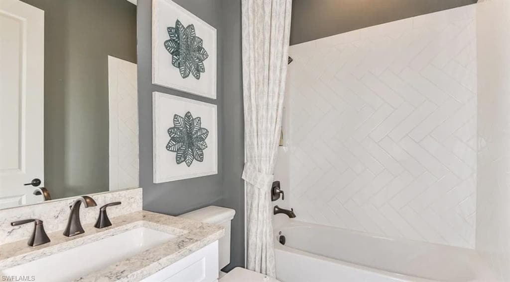 15804 Derna St, Naples, FL 34114-8