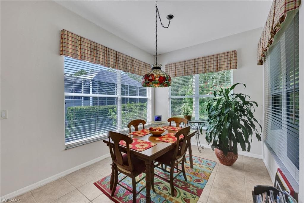 818 Grafton Ct 5, Naples, FL 34104-10