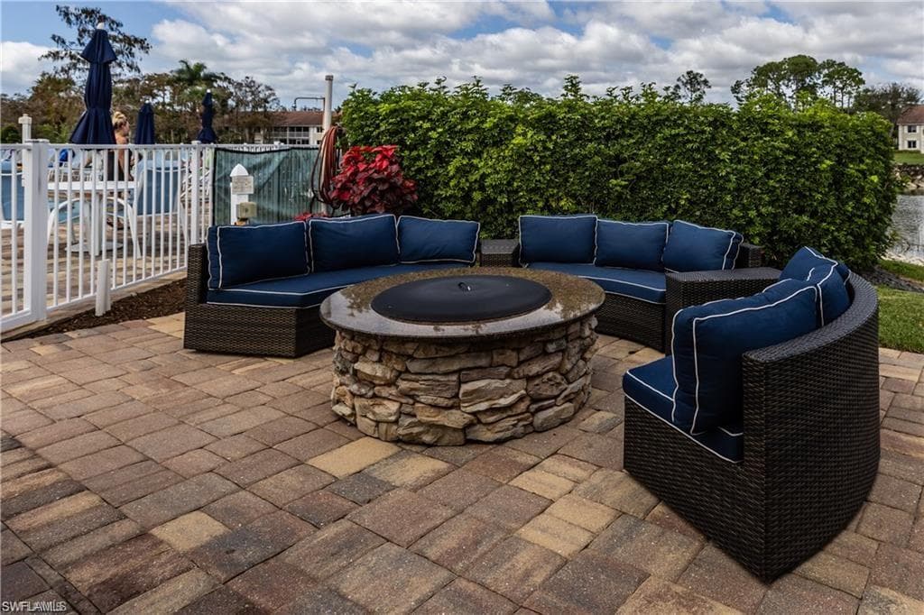 818 Grafton Ct 5, Naples, FL 34104-20