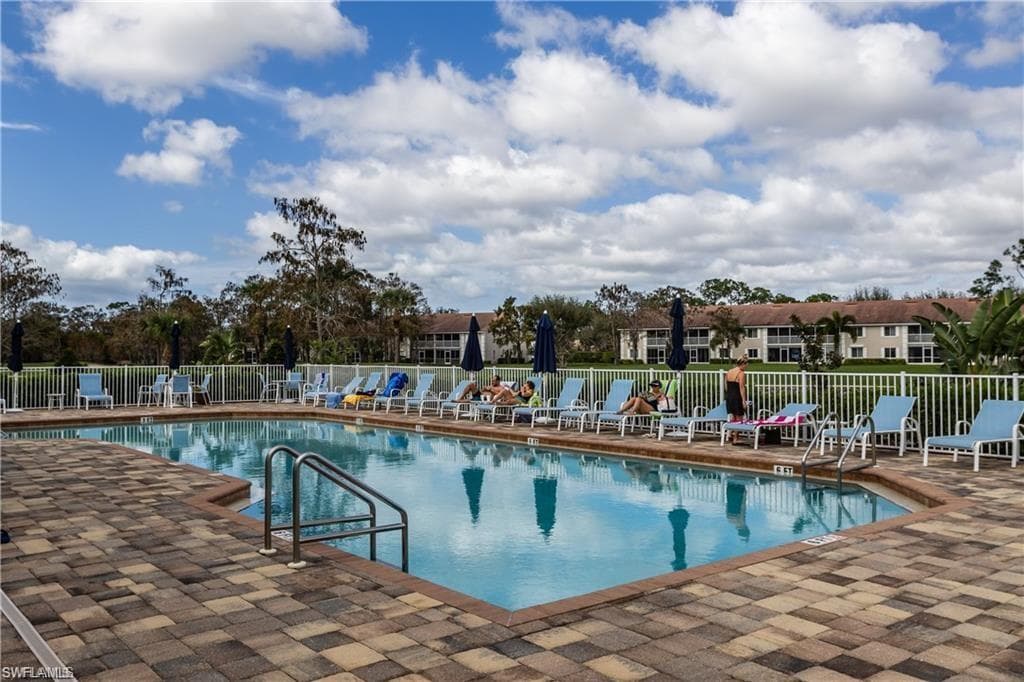 818 Grafton Ct 5, Naples, FL 34104-21