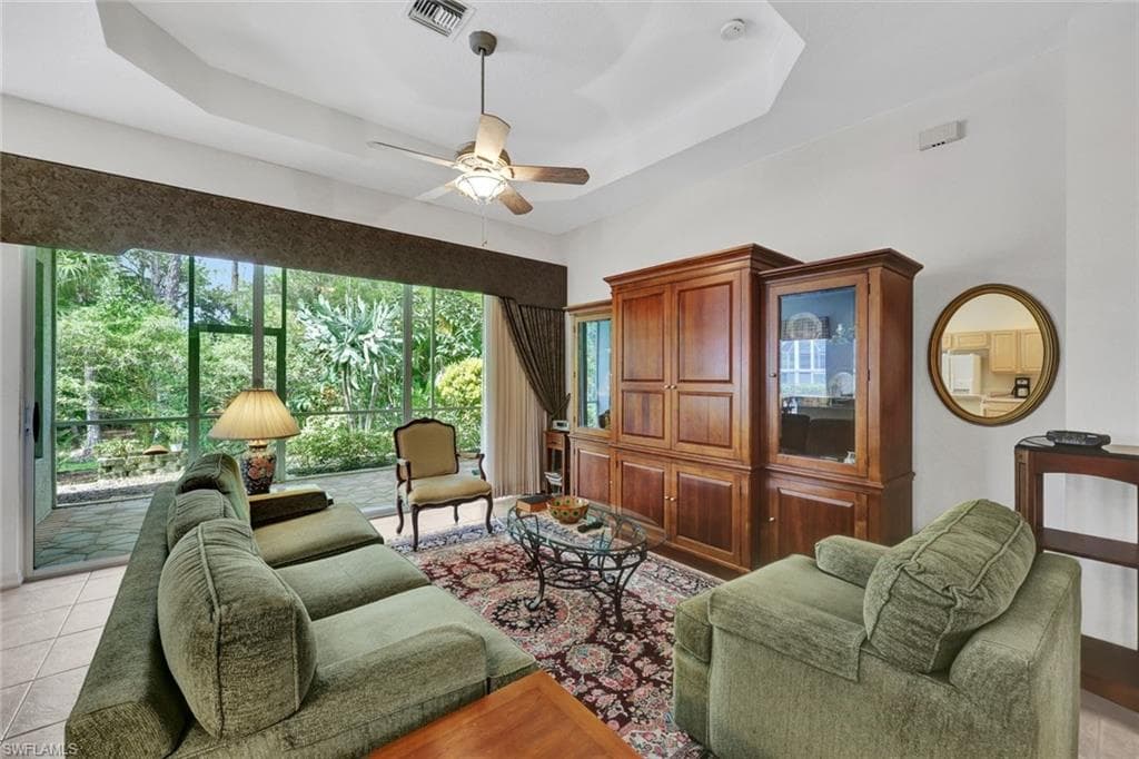818 Grafton Ct 5, Naples, FL 34104-3