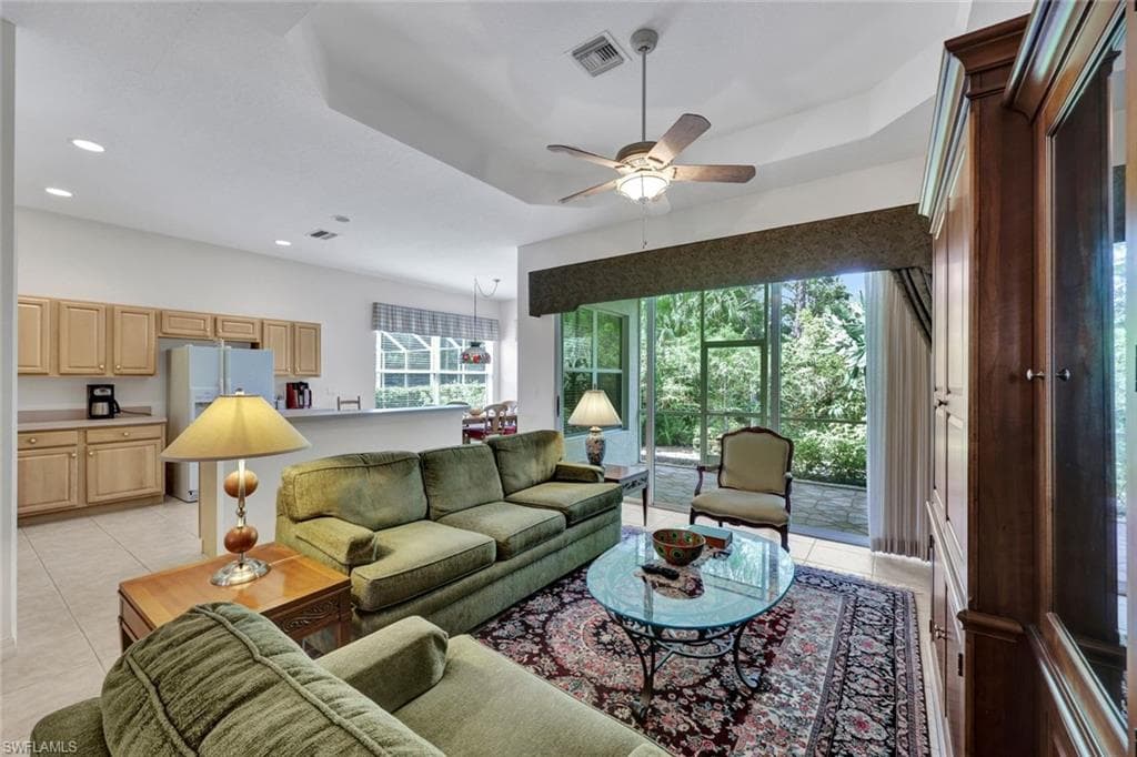 818 Grafton Ct 5, Naples, FL 34104-6