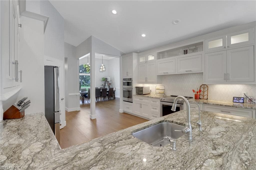 12901 Valewood Dr, Naples, FL 34119-15