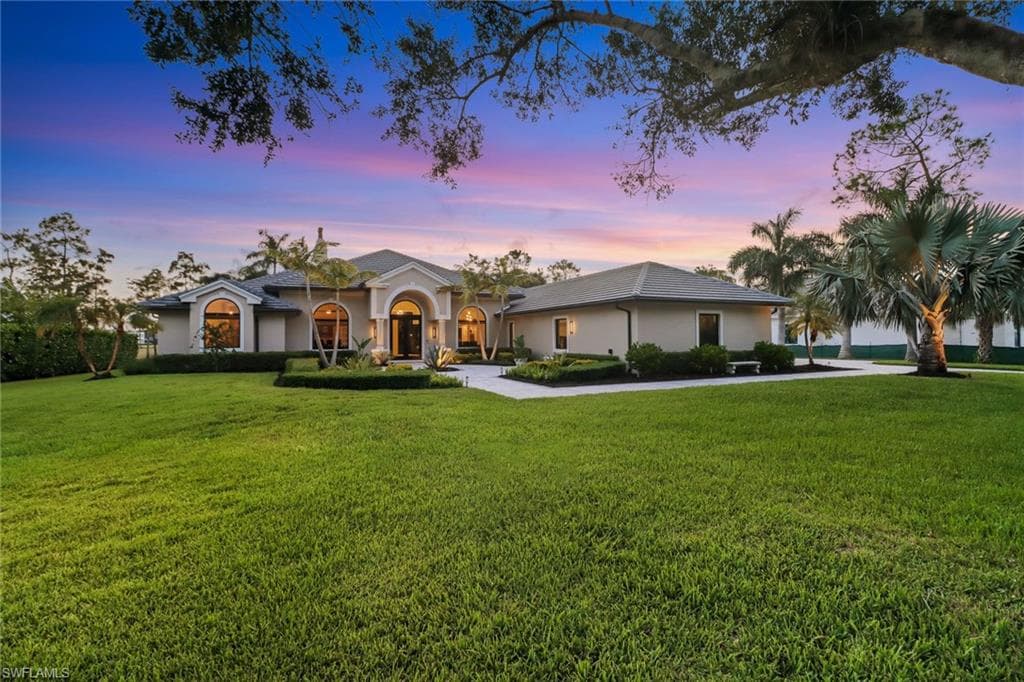 12901 Valewood Dr, Naples, FL 34119-1