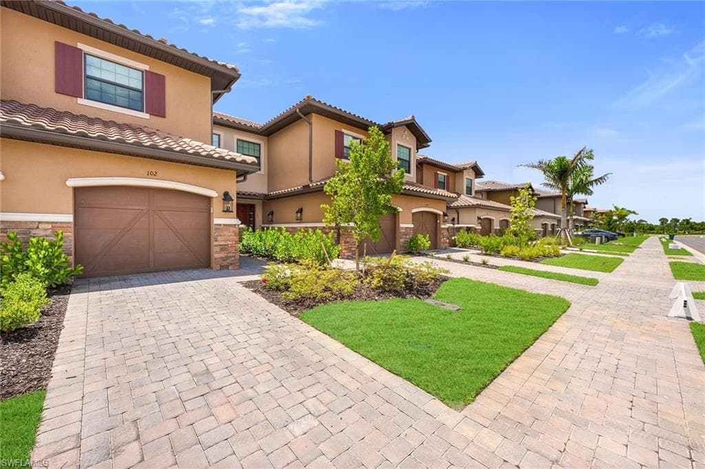 15328 Lucerna St, Naples, FL 34114-31