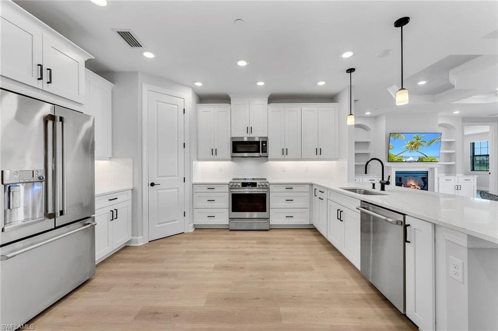 15328 Lucerna St, Naples, FL 34114-4