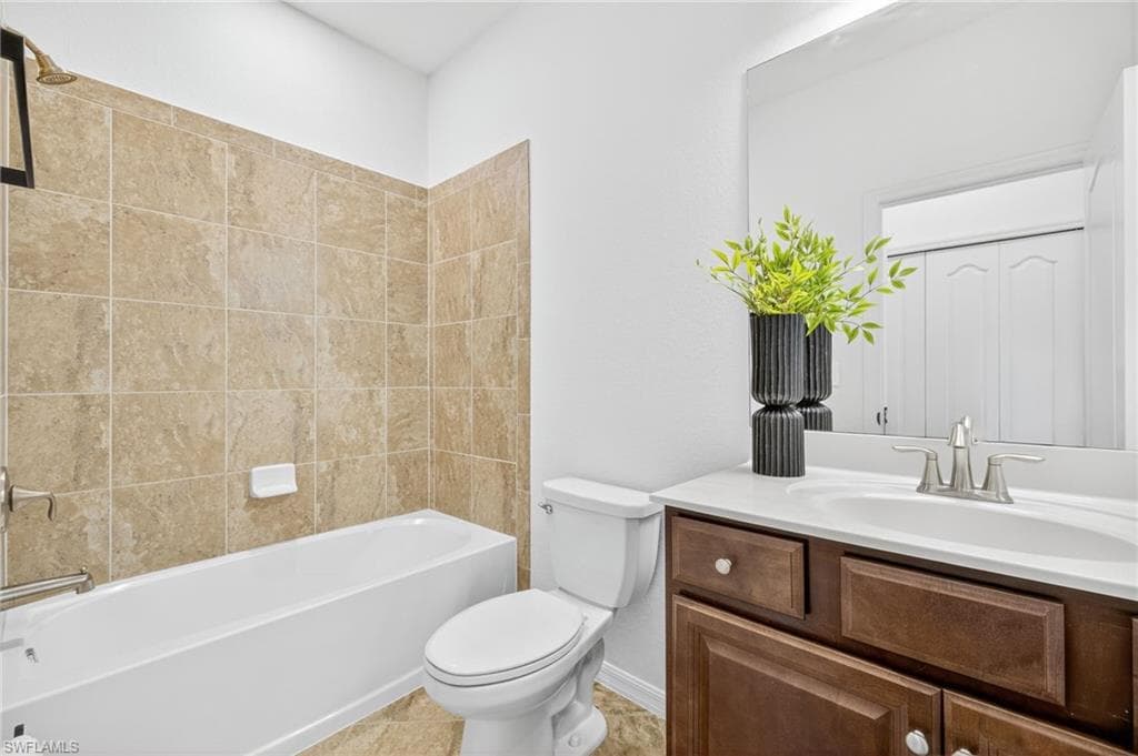 2131 Vermont Ln, Naples, FL 34120-23