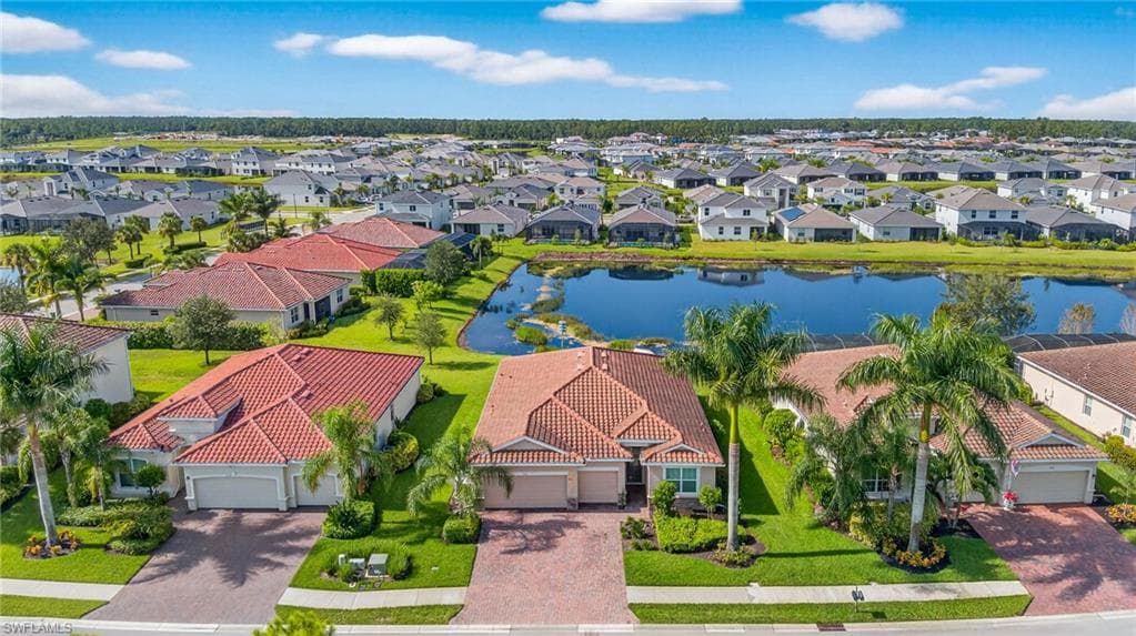 2131 Vermont Ln, Naples, FL 34120-29
