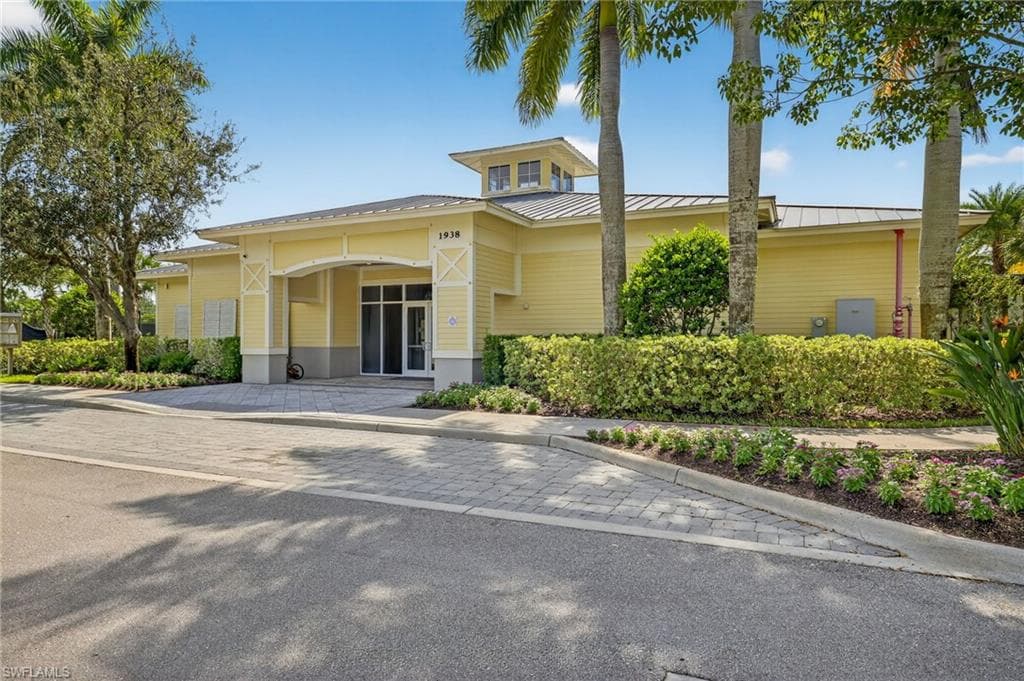 2131 Vermont Ln, Naples, FL 34120-42