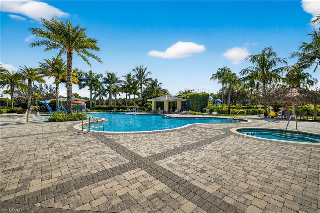 2131 Vermont Ln, Naples, FL 34120-43