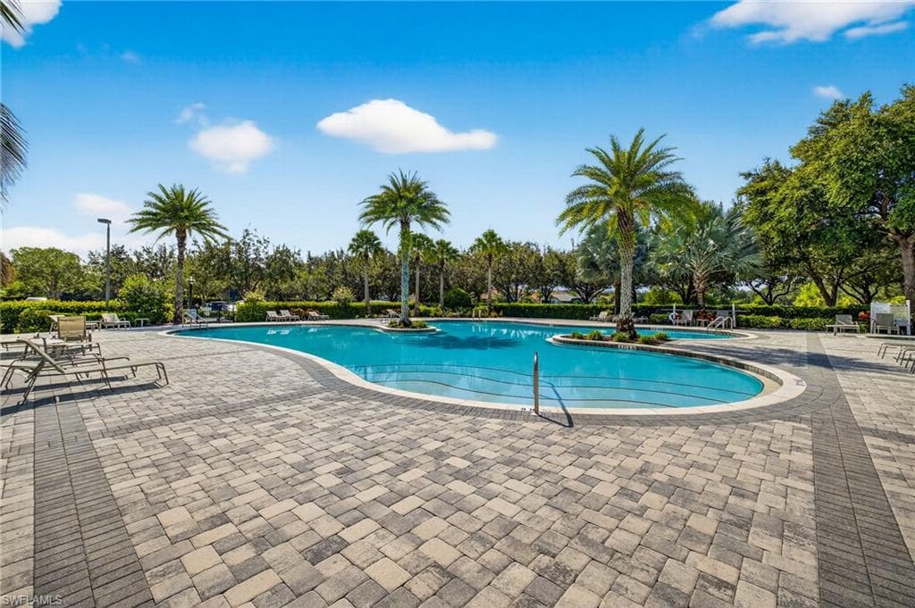 2131 Vermont Ln, Naples, FL 34120-45