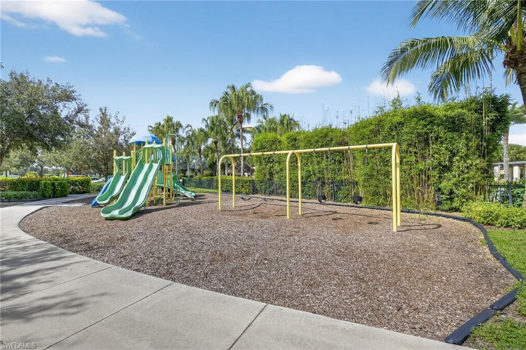 2131 Vermont Ln, Naples, FL 34120-48