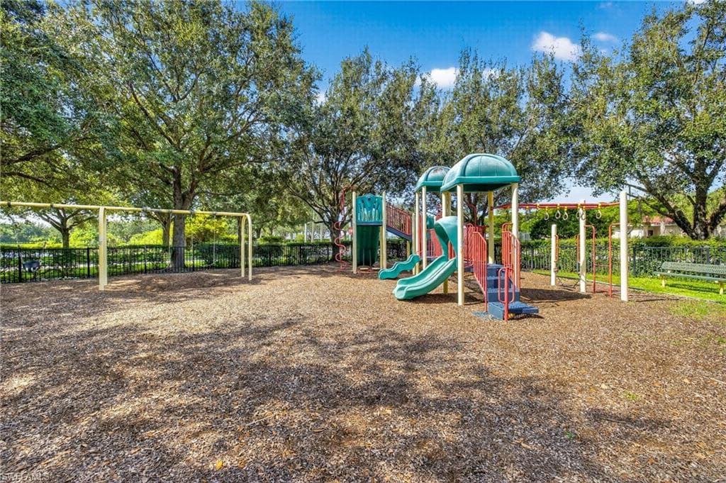 2131 Vermont Ln, Naples, FL 34120-51