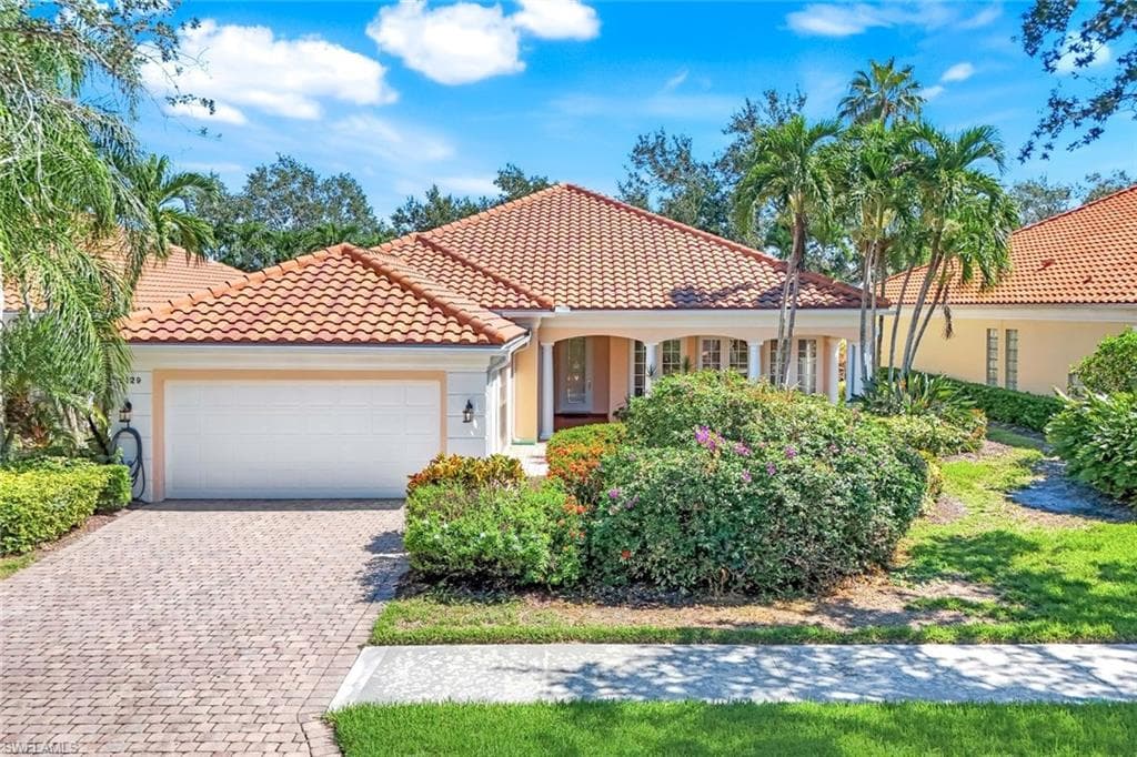 5129 Inagua Way, Naples, FL 34119-2