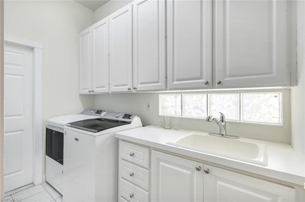 5129 Inagua Way, Naples, FL 34119-37