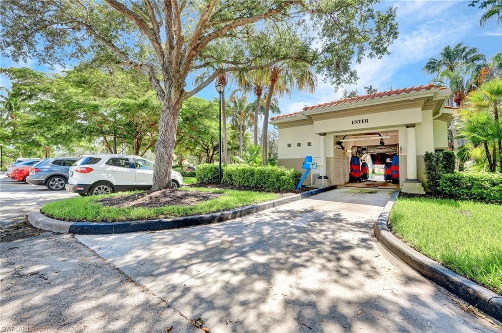 5129 Inagua Way, Naples, FL 34119-47