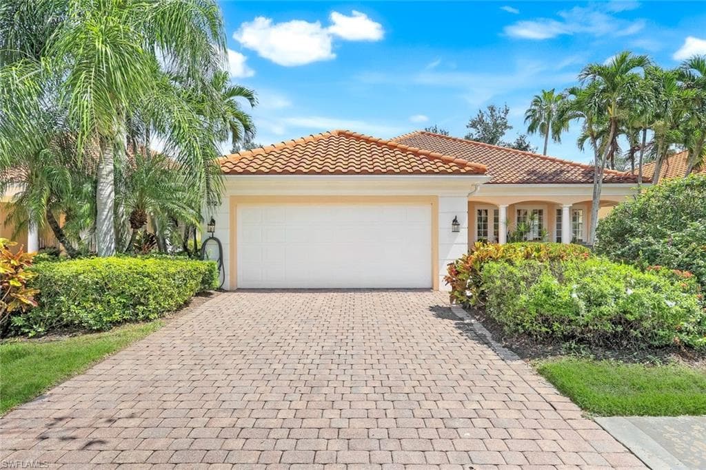 5129 Inagua Way, Naples, FL 34119-5