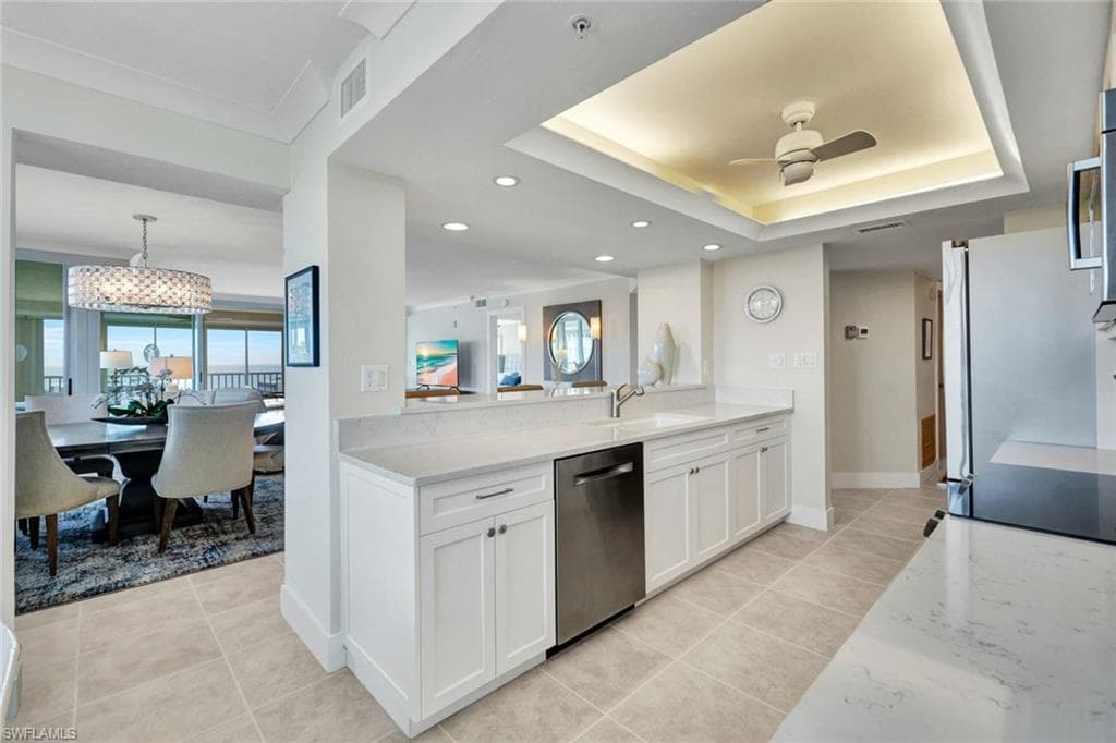21 Bluebill Ave 1001, Naples, FL 34108-11