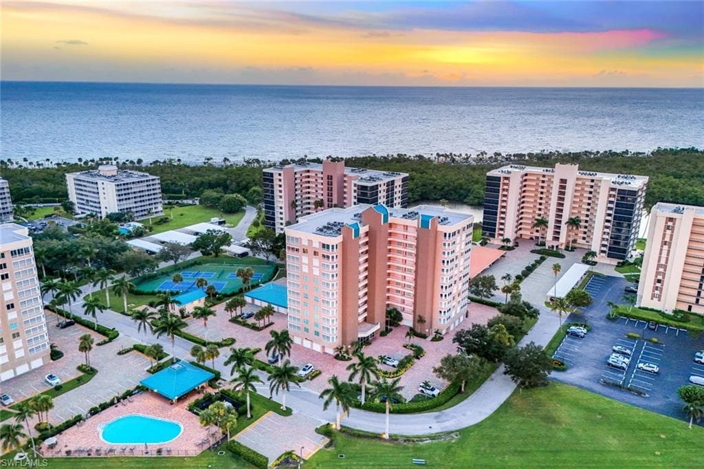 21 Bluebill Ave 1001, Naples, FL 34108-1