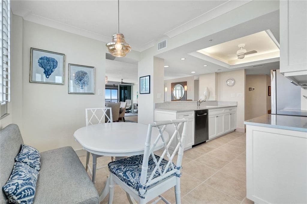 21 Bluebill Ave 1001, Naples, FL 34108-26