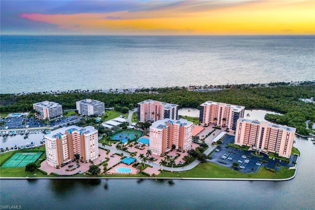 21 Bluebill Ave 1001, Naples, FL 34108-3