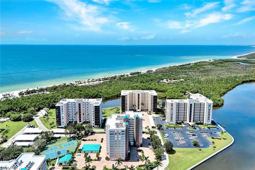 21 Bluebill Ave 1001, Naples, FL 34108-40