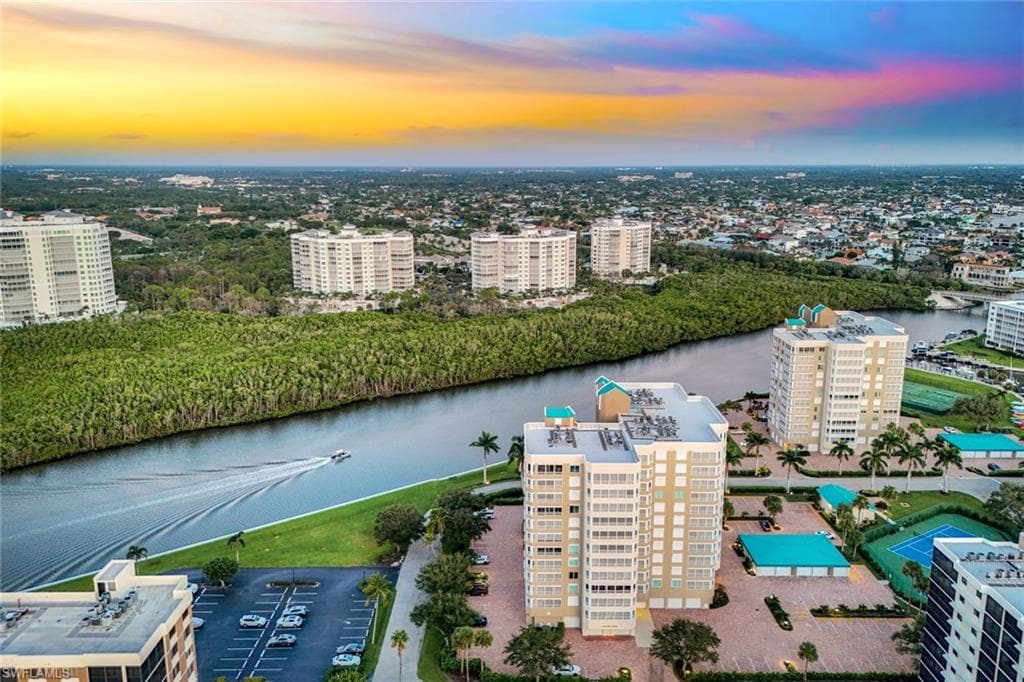 21 Bluebill Ave 1001, Naples, FL 34108-49
