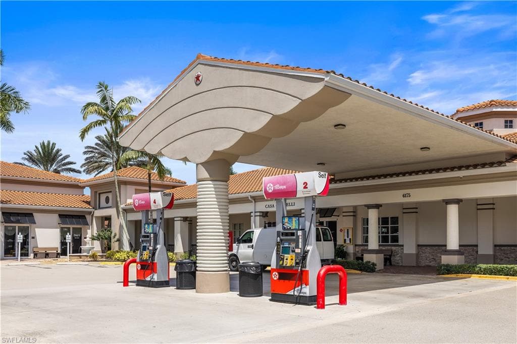 3478 Bravada Way, Naples, FL 34119-31