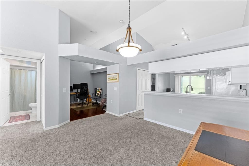 4935 Sandra Bay Dr 3-204, Naples, FL 34109-10