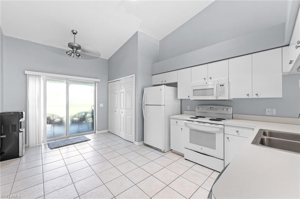 4935 Sandra Bay Dr 3-204, Naples, FL 34109-12