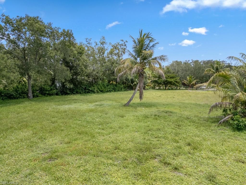 172 Hickory Rd, Naples, FL 34108-11