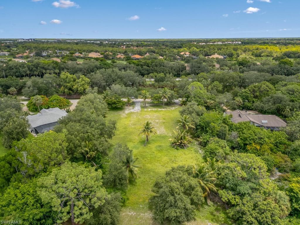 172 Hickory Rd, Naples, FL 34108-3