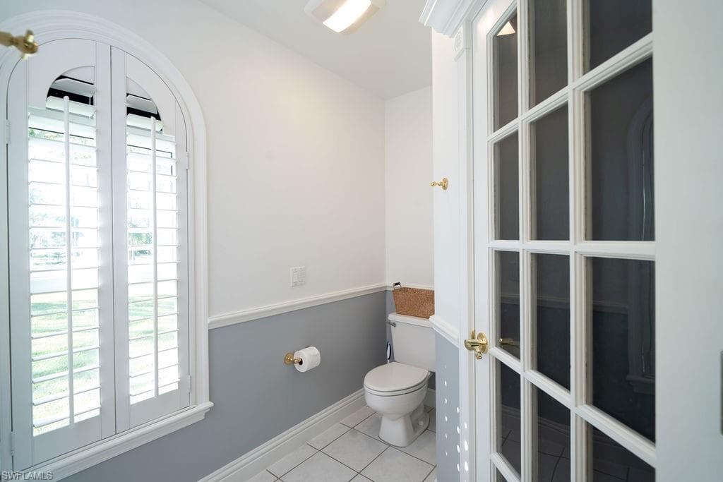 2421 22nd Ave NE, Naples, FL 34120-13