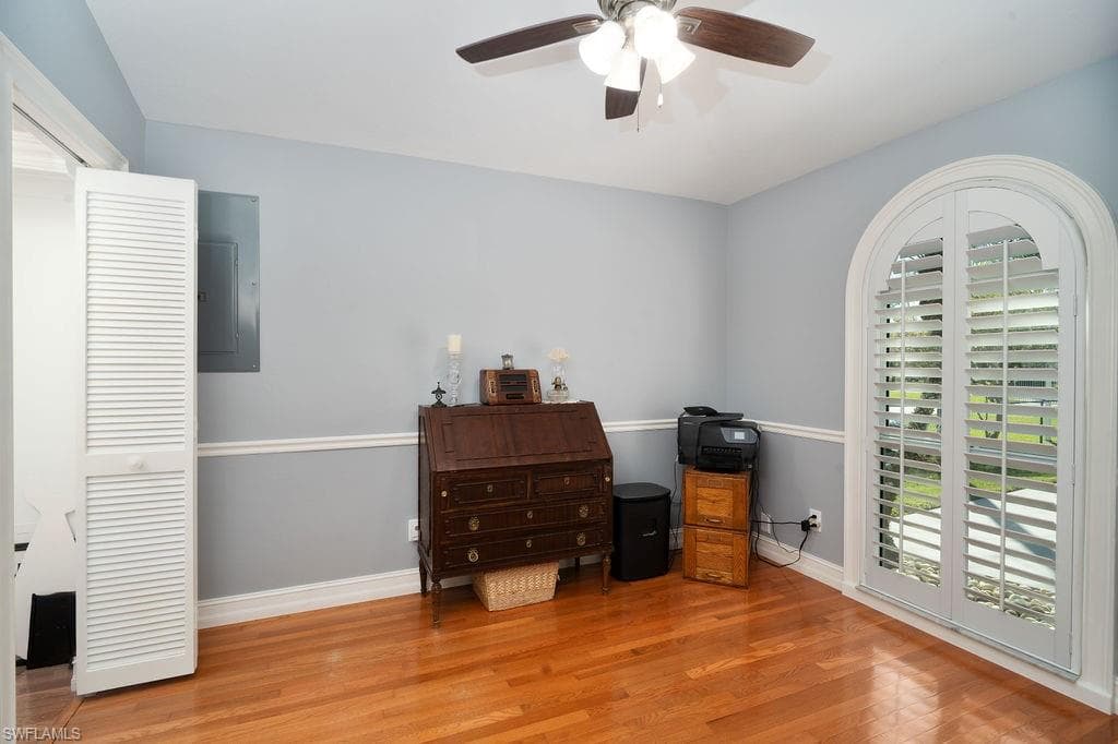 2421 22nd Ave NE, Naples, FL 34120-18