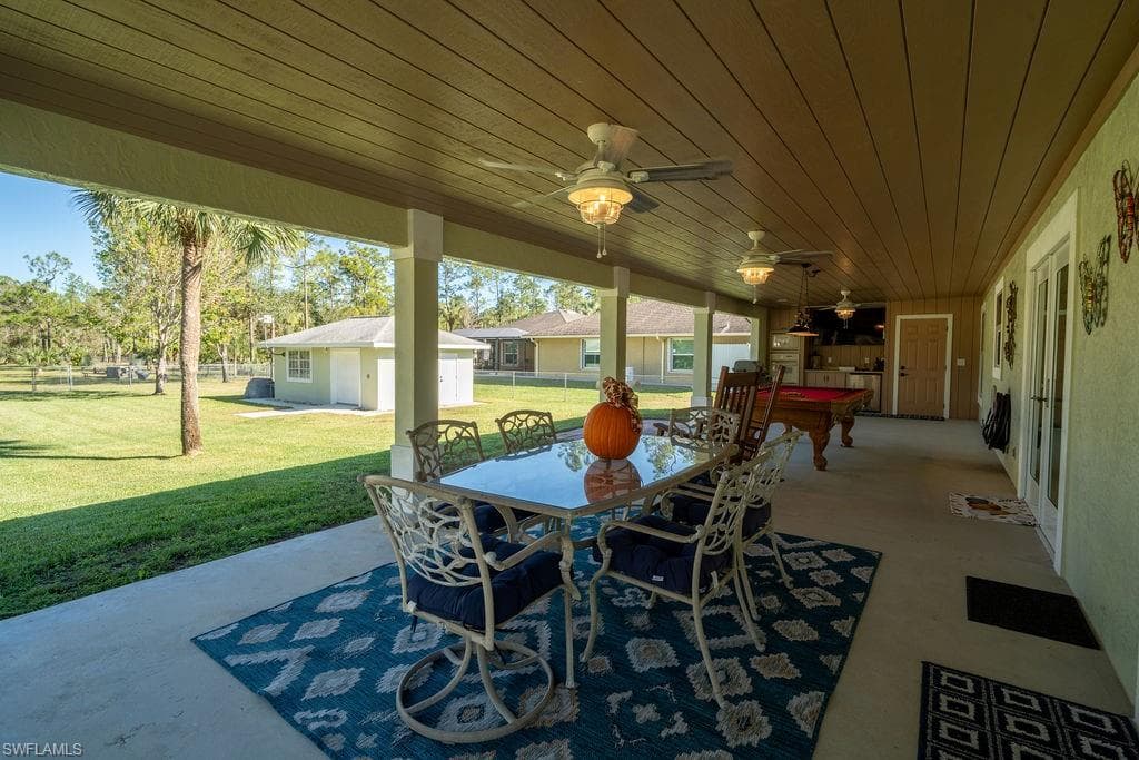 2421 22nd Ave NE, Naples, FL 34120-22