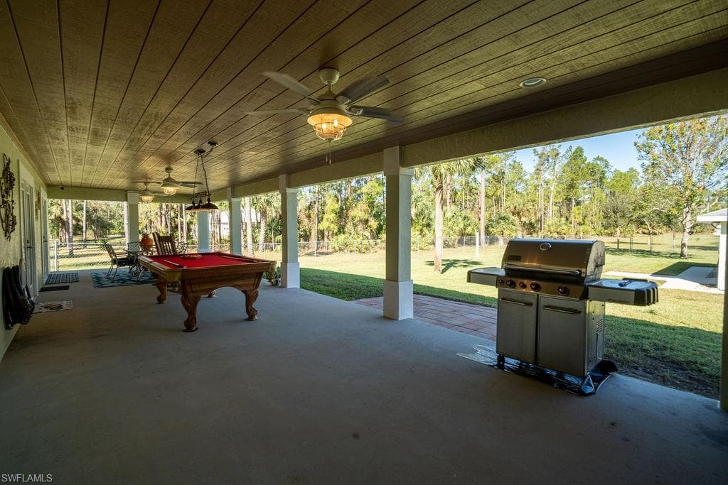 2421 22nd Ave NE, Naples, FL 34120-23