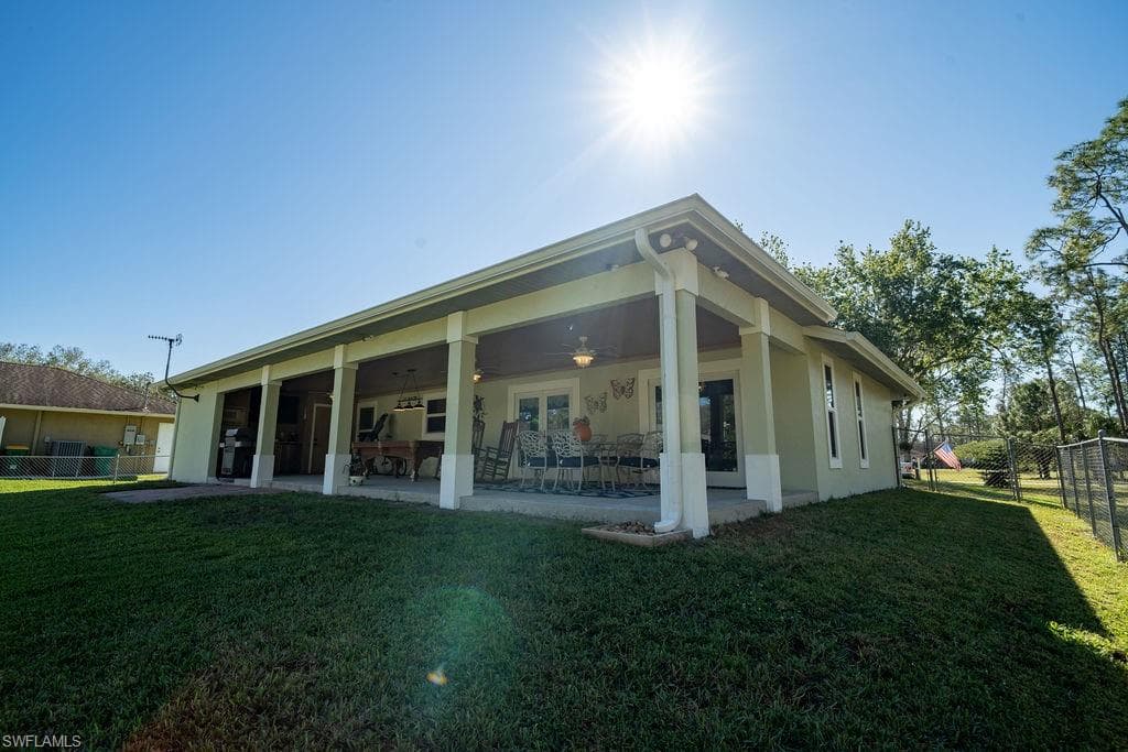 2421 22nd Ave NE, Naples, FL 34120-26