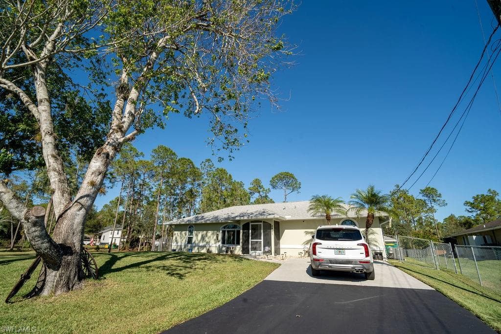 2421 22nd Ave NE, Naples, FL 34120-30