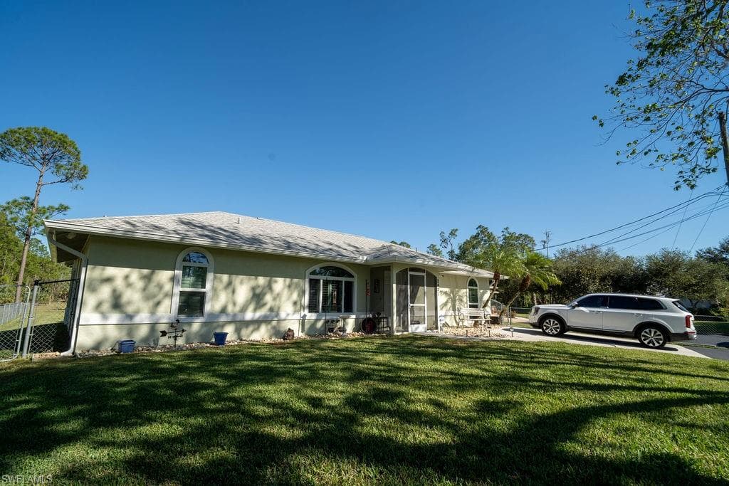 2421 22nd Ave NE, Naples, FL 34120-35
